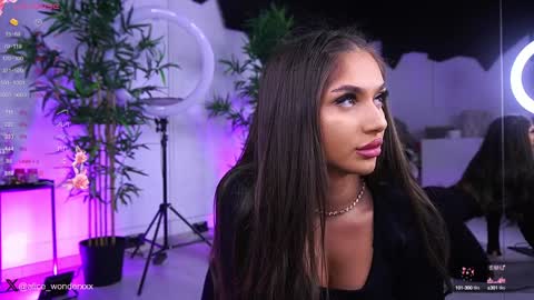 Snapshot of vanessasimon chatting on 01/20/25, 06:53 Vanessa Simon online show from 01/20/25, 06:53