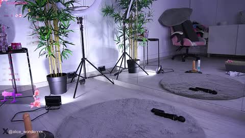 Snapshot of vanessasimon chatting on 01/21/25, 09:03 Vanessa Simon online show from 01/21/25, 09:03