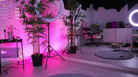 Snapshot of vanessasimon chatting on 01/28/25, 06:27 Vanessa Simon online show from 01/28/25, 06:27