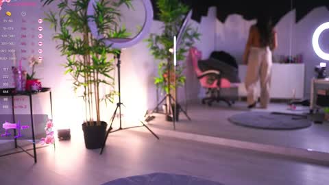 Snapshot of vanessasimon chatting on 02/04/25, 05:53 Vanessa Simon online show from 02/04/25, 05:53