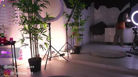 Snapshot of vanessasimon chatting on 02/08/25, 06:12 Vanessa Simon online show from 02/08/25, 06:12