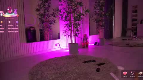 Snapshot of vanessasimon chatting on 03/02/25, 12:22 Vanessa Simon online show from 03/02/25, 12:22