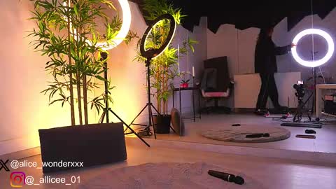 Snapshot of vanessasimon chatting on 03/04/25, 06:58 Vanessa Simon online show from 03/04/25, 06:58