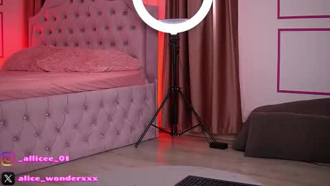 Snapshot of vanessasimon chatting on 11/13/25, 06:34 Vanessa Simon online show from 11/13/25, 06:34