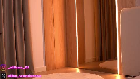 Vanessa Simon online show from 03/06/26, 06:10