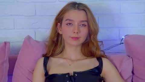 VanessaVienne online show from 02/09/26, 04:55