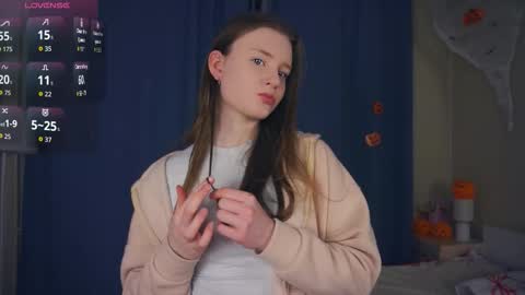 Luna online show from 11/12/25, 06:52