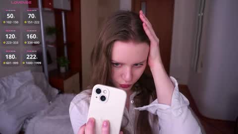 Luna online show from 02/05/26, 06:12