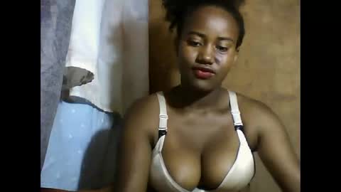 vaniah321 online show from 12/30/24, 06:42