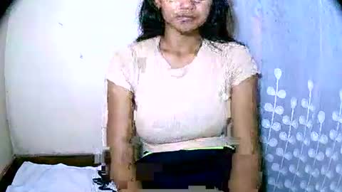 Snapshot of vanih27 chatting on 06/11/26, 08:12 vanih27 online show from 06/11/26, 08:12