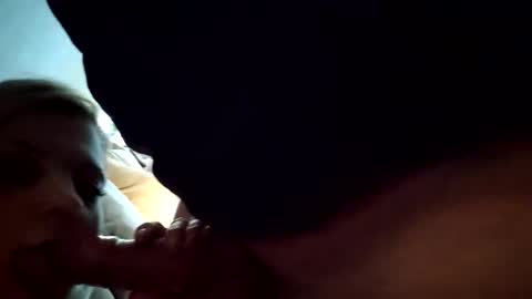 Snapshot of vaniljesukker chatting on 04/21/26, 05:03 Vaniljesukker online show from 04/21/26, 05:03