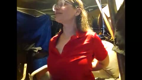 Snapshot of vanilla_thunder420 chatting on 12/16/25, 10:42 Britneywhitney online show from 12/16/25, 10:42