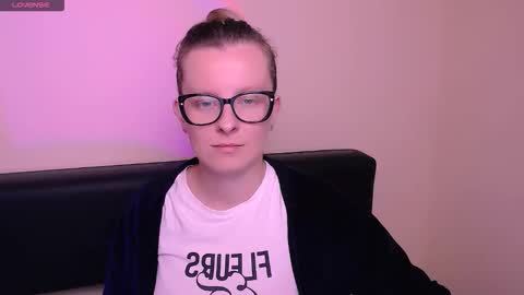 Mia online show from 10/25/25, 07:49