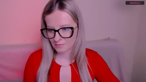 Mia online show from 01/12/26, 10:42