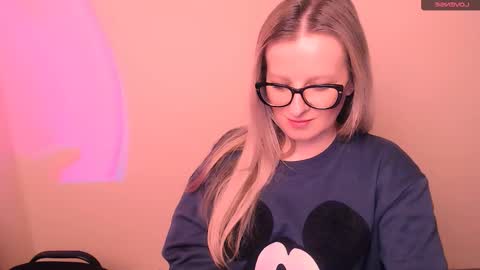 Mia online show from 02/16/26, 05:25