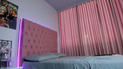 VanillaFlo online show from 11/21/25, 12:04