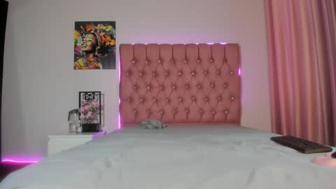 VanillaFlo online show from 11/24/25, 12:05