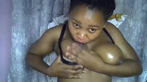 Snapshot of vanillavenus chatting on 04/02/26, 11:02 vanillavenus online show from 04/02/26, 11:02