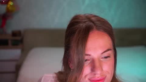 Snapshot of vanille_mystery chatting on 11/02/25, 08:44 Sophie online show from 11/02/25, 08:44