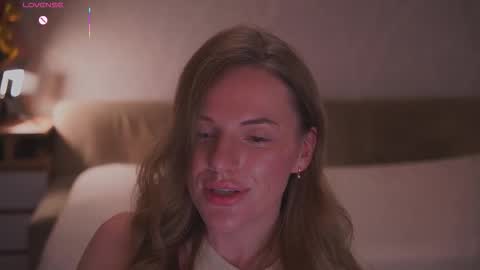 Snapshot of vanille_mystery chatting on 11/29/25, 08:45 Sophie online show from 11/29/25, 08:45