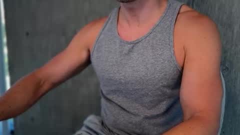 Snapshot of vanjoeofficial chatting on 12/03/25, 10:19 vanjoeofficial online show from 12/03/25, 10:19