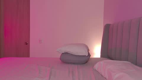 Snapshot of vanlet chatting on 05/13/26, 01:47 Elizabeth online show from 05/13/26, 01:47