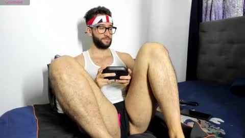 Van online show from 02/19/25, 06:43