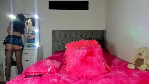 Vanessa online show from 10/24/25, 02:19