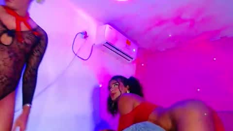 Snapshot of vannesa01 chatting on 10/09/25, 09:02 vannesa01 online show from 10/09/25, 09:02