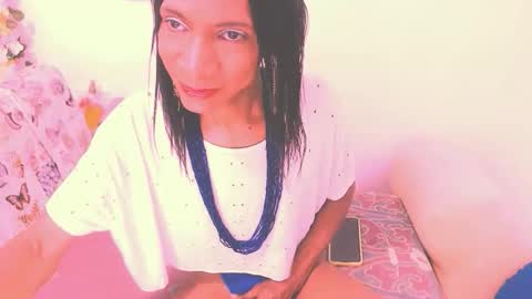 Snapshot of vannesascott chatting on 04/13/26, 11:43 VANNESA online show from 04/13/26, 11:43