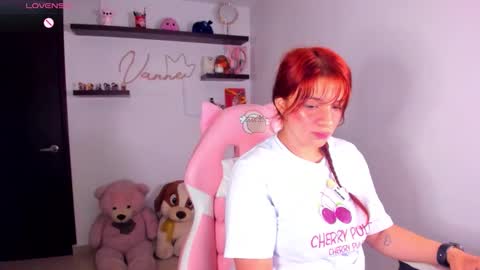 Snapshot of vannessa_shy chatting on 04/22/26, 11:28 Vanesa online show from 04/22/26, 11:28