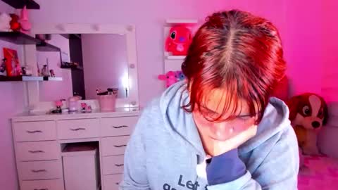 Snapshot of vannessa_shy chatting on 05/15/26, 12:39 Vanesa online show from 05/15/26, 12:39