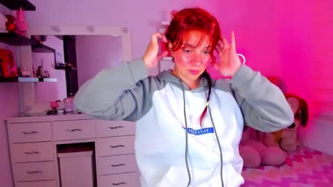 Snapshot of vannessa_shy chatting on 05/22/26, 10:37 Vanesa online show from 05/22/26, 10:37