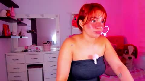 Snapshot of vannessa_shy chatting on 05/26/26, 07:10 Vanesa online show from 05/26/26, 07:10