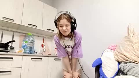 Snapshot of vannessablumer chatting on 09/26/25, 12:31 Viola online show from 09/26/25, 12:31