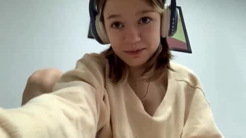 Snapshot of vannessablumer chatting on 09/28/25, 09:36 Viola online show from 09/28/25, 09:36