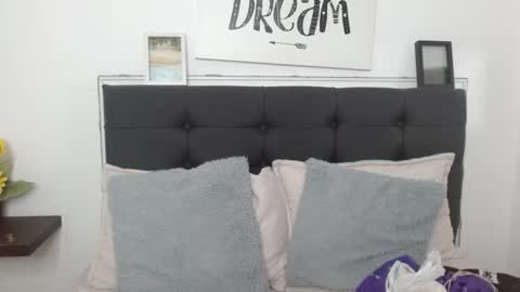 vane online show from 10/20/25, 07:47