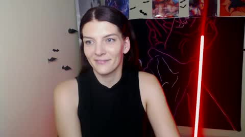 Snapshot of vanrey_ chatting on 11/28/25, 05:48 Vanessa online show from 11/28/25, 05:48