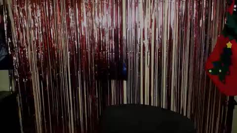 Snapshot of vanrey_ chatting on 12/14/25, 08:20 Vanessa online show from 12/14/25, 08:20