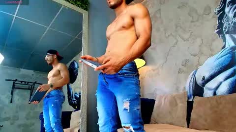 Snapshot of vans_ross chatting on 03/09/26, 07:29 Vans Ross online show from 03/09/26, 07:29