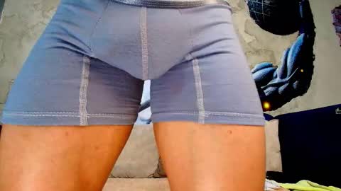 Snapshot of vans_ross chatting on 03/13/26, 08:04 Vans Ross online show from 03/13/26, 08:04