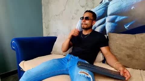 Snapshot of vans_ross chatting on 03/30/26, 07:48 Vans Ross online show from 03/30/26, 07:48