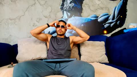 Snapshot of vans_ross chatting on 04/02/26, 02:04 Vans Ross online show from 04/02/26, 02:04