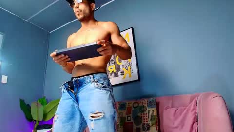 Snapshot of vans_ross chatting on 04/04/26, 02:36 Vans Ross online show from 04/04/26, 02:36