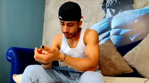 Snapshot of vans_ross chatting on 04/21/26, 01:50 Vans Ross online show from 04/21/26, 01:50