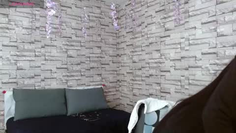 Karuna online show from 09/19/25, 06:19