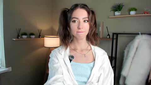 Snapshot of vanvanvibe chatting on 05/02/26, 09:36 Charline online show from 05/02/26, 09:36