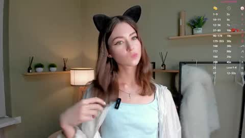 Snapshot of vanvanvibe chatting on 05/31/26, 04:36 Charline online show from 05/31/26, 04:36