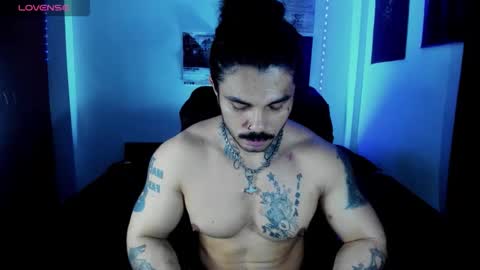 Snapshot of vanvelckan_ chatting on 12/14/25, 01:22 vanvelckan_ online show from 12/14/25, 01:22