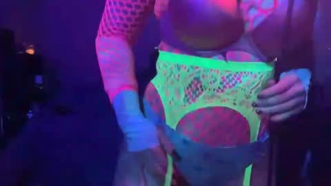 Snapshot of vapourbabe chatting on 02/02/25, 06:37 vapourbabe online show from 02/02/25, 06:37